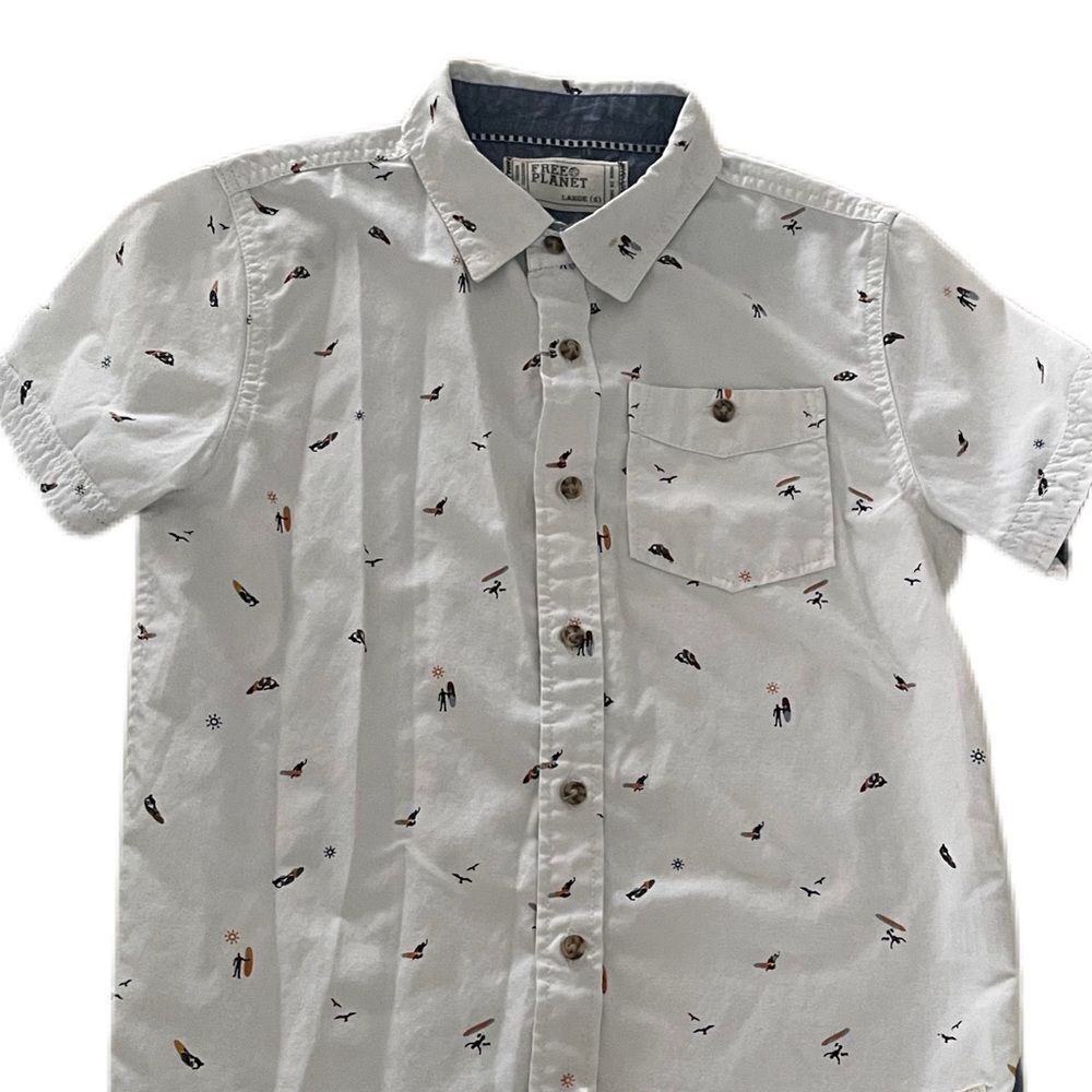 ❣️5/$50 Free Planet Boys size 6 White Button up Shirt with Surfer details